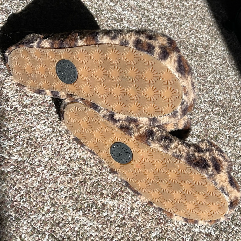 UGG Slippers Open Toe Size 10 - Picture 3 of 3